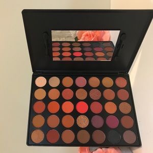 KARA BEAUTY 35 COLOR EYESHADOW PALETTE ES 14